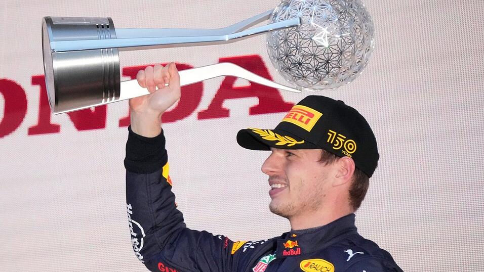 Max Verstappen jubelt über seinen Sieg. Max Verstappen jubelt über seinen Sieg.