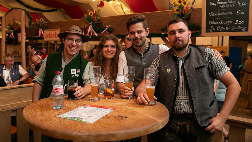 Die Partybilder vom Donnerstag, 14. August, aus dem Festzelt Greindl. Die Partybilder vom Donnerstag, 14. August, aus dem Festzelt Greindl.