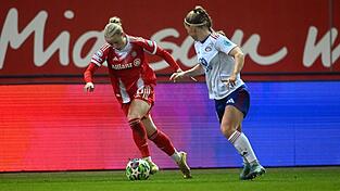 Franziska Kett und die Bayern-Fu&szlig;ballerinnen gewinnen das letzte Spiel des Jahres. (Archivbild)