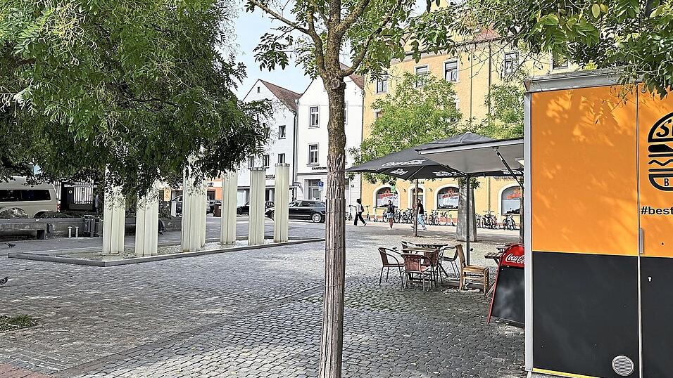 'Moderne trifft Historie', so lautet der Werbeslogan des Stadtwerks für sein Parkhaus am Dachauplatz. Der Ort hat eine bewegte Vergangenheit. 'Moderne trifft Historie', so lautet der Werbeslogan des Stadtwerks für sein Parkhaus am Dachauplatz. Der Ort hat eine bewegte Vergangenheit.