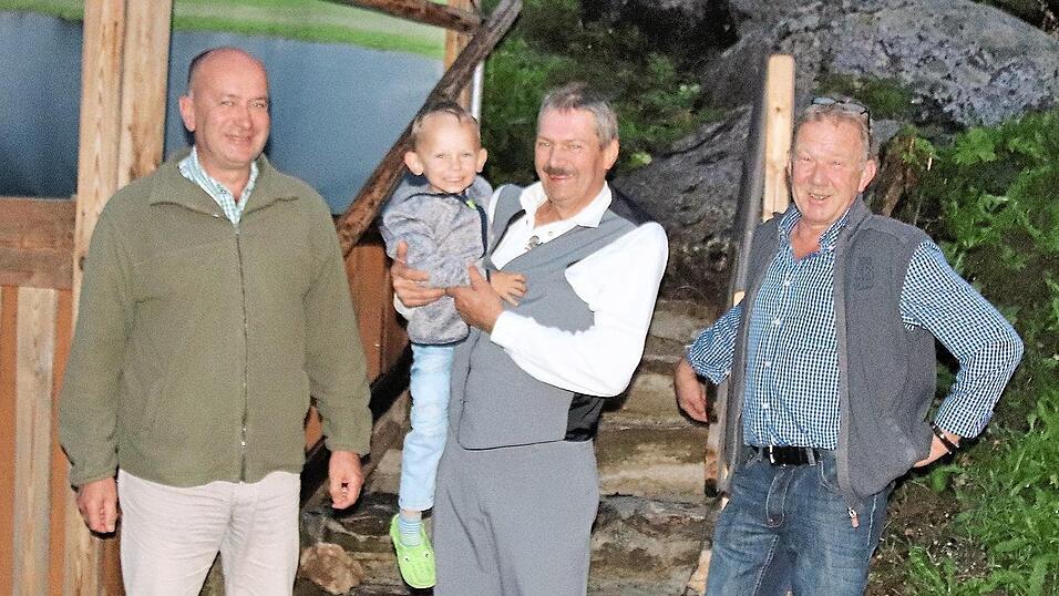 Reservisten und Turmverein gratulierten Walter Reil zum 60. Geburtstag