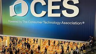 Samsung will mit dem massiven KI-Einsatz seine Konkurrenten auf Abstand halten, kündigte der südkoreanische Elektronikriese auf der CES an. Samsung will mit dem massiven KI-Einsatz seine Konkurrenten auf Abstand halten, kündigte der südkoreanische Elektronikriese auf der CES an.