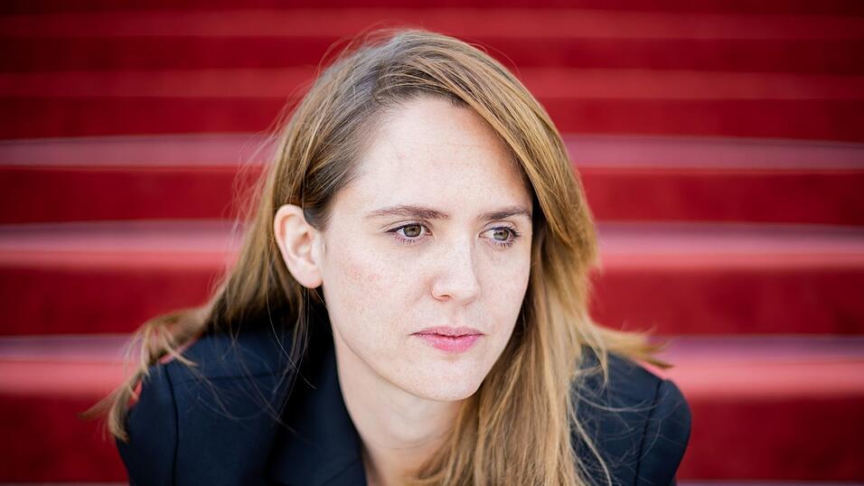 Schauspielerin Emily Cox &uuml;bernimmt als neue Rechtsmedizinerin Mala Murphy im Th&uuml;ringenkrimi &laquo;Gerechtigkeit&raquo;. (Archivbild)