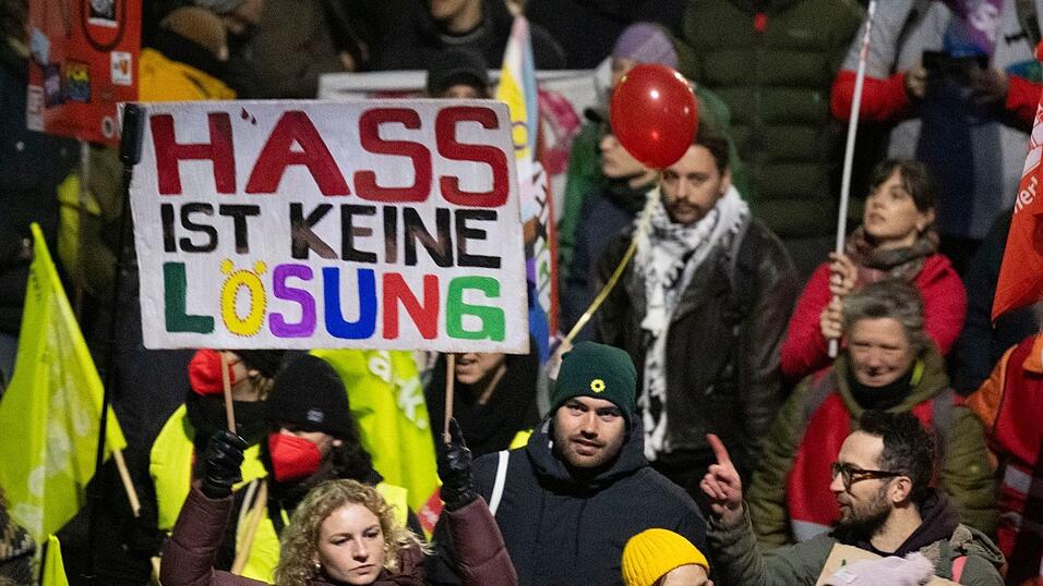 Demo gegen neue AfD-Jugendorganisation in Gie&szlig;en.