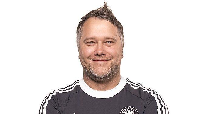 Auch das Essen ist wichtig - dafür gibt es im DFB-Team den Viechtacher Koch Anton Schmaus, der obendrein das eine oder andere Kraftgetränk für die deutschen Spieler in petto hat. Auch das Essen ist wichtig - dafür gibt es im DFB-Team den Viechtacher Koch Anton Schmaus, der obendrein das eine oder andere Kraftgetränk für die deutschen Spieler in petto hat.