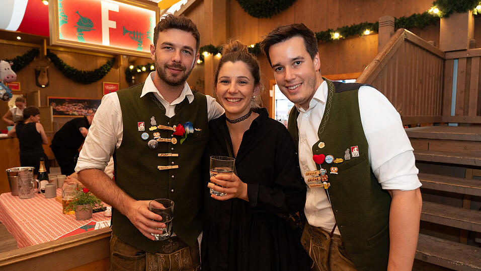 Die Partybilder vom Montag, 21. August 2023, aus dem Festzelt Krönner. Die Partybilder vom Montag, 21. August 2023, aus dem Festzelt Krönner.