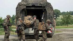 Das Sanitätslehrregiment ist der Ausbildungsverband des Sanitätsdienstes der Bundeswehr. Dieses Foto entstand bei einer Übung im Sommer 2024.