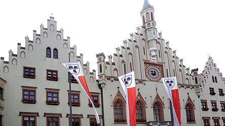 Wer wird Nachfolger von Oberb&uuml;rgermeister Alexander Putz? Am 8. M&auml;rz w&auml;hlt Landshut sein neues Stadtoberhaupt.