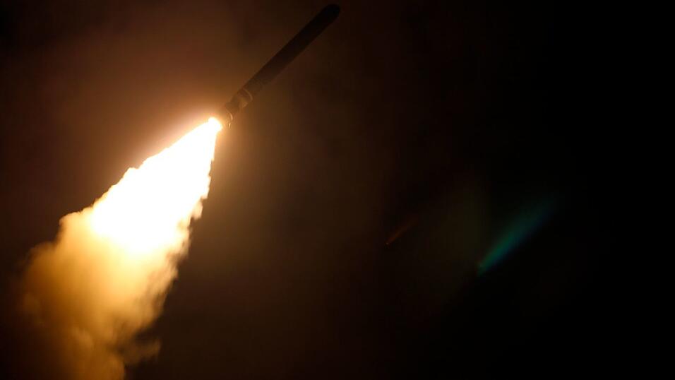 Tomahawk-Rakete nach dem Start. (Symbolbild) Tomahawk-Rakete nach dem Start. (Symbolbild)