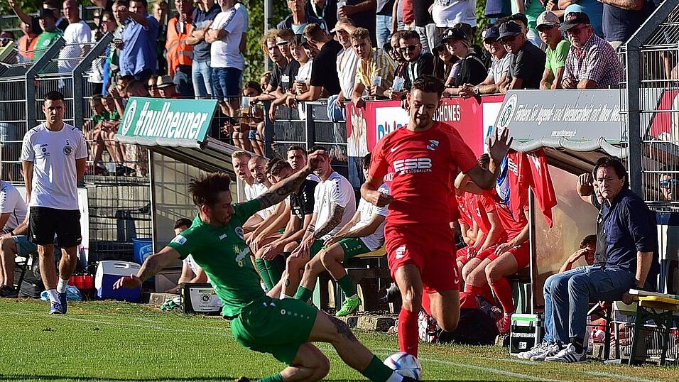 Die SpVgg Hankofen erkämpfte sich ein Unentschieden gegen die SpVgg Ansbach. Die SpVgg Hankofen erkämpfte sich ein Unentschieden gegen die SpVgg Ansbach.