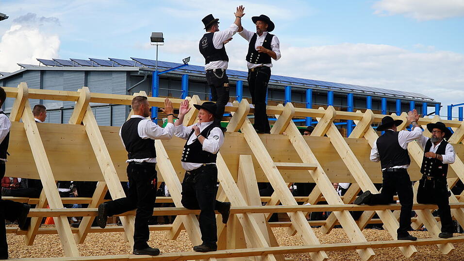 Der neue Weltrekord der Zimmerer liegt bei sechs Minuten und 14 Sekunden.