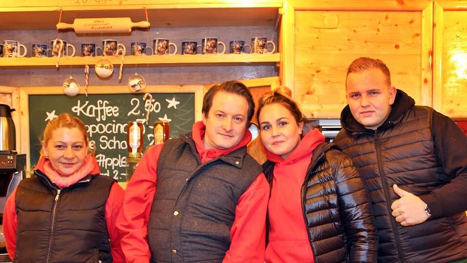 Am Donnerstagabend ist der Landshuter Christkindlmarkt eröffnet worden. Am Donnerstagabend ist der Landshuter Christkindlmarkt eröffnet worden.