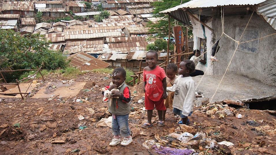 Gerade Kinder in armen Regionen der Welt werden wegen fehlender Sanitäranlagen häufig krank. (Archivbild) Gerade Kinder in armen Regionen der Welt werden wegen fehlender Sanitäranlagen häufig krank. (Archivbild)