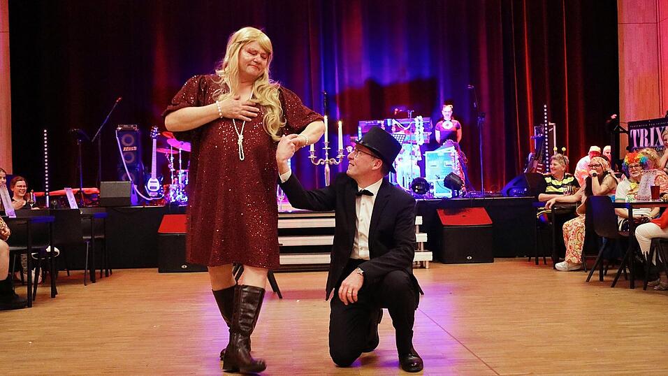 Die B&uuml;rgermeister bestritten den Er&ouml;ffnungstanz.