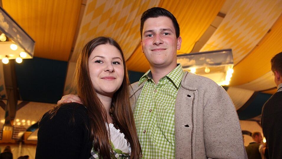 Die Fr&uuml;hjahrsdult 2017 in Landshut neigt sich dem Ende entgegen. Grund genug, noch einmal richtig in den Bierzelten zu feiern - abgerundet vom traditionellen Feuerwerk.