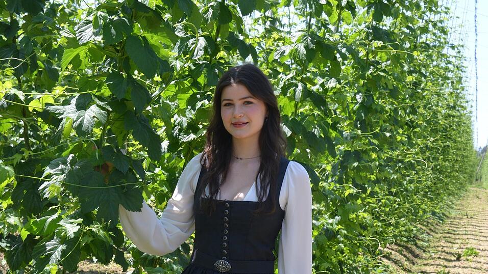 Für Franziska Mitterhuber stehen der Hopfen und die Hallertau nicht nur für gutes Bier, sondern auch für Zusammenhalt, Heimat und echte Tradition. Für Franziska Mitterhuber stehen der Hopfen und die Hallertau nicht nur für gutes Bier, sondern auch für Zusammenhalt, Heimat und echte Tradition.