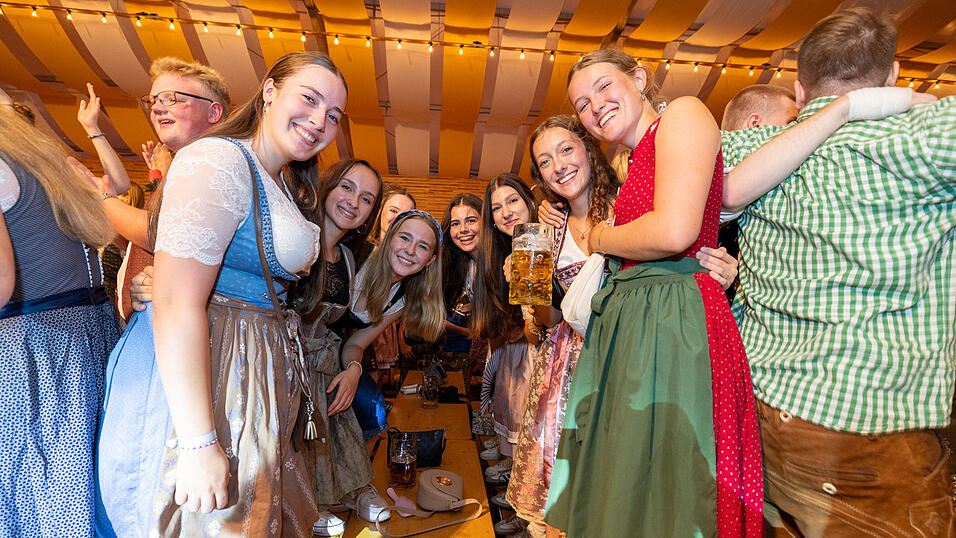 Die Partybilder vom Freitag, 9. August 2024, aus dem Festzelt Nothaft. Die Partybilder vom Freitag, 9. August 2024, aus dem Festzelt Nothaft.