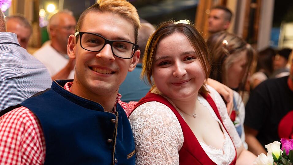 Die Partybilder vom Freitag, 7. August, aus dem Festzelt Greindl. Die Partybilder vom Freitag, 7. August, aus dem Festzelt Greindl.