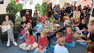 31 Kinder wurden zur Preisverleihung ausgelost und eingeladen. 31 Kinder wurden zur Preisverleihung ausgelost und eingeladen.