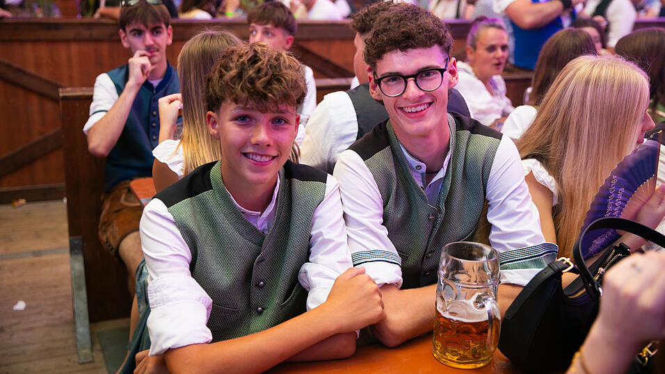 Die Partybilder vom Samstag, 9. August, aus dem Festzelt Wenisch. Die Partybilder vom Samstag, 9. August, aus dem Festzelt Wenisch.