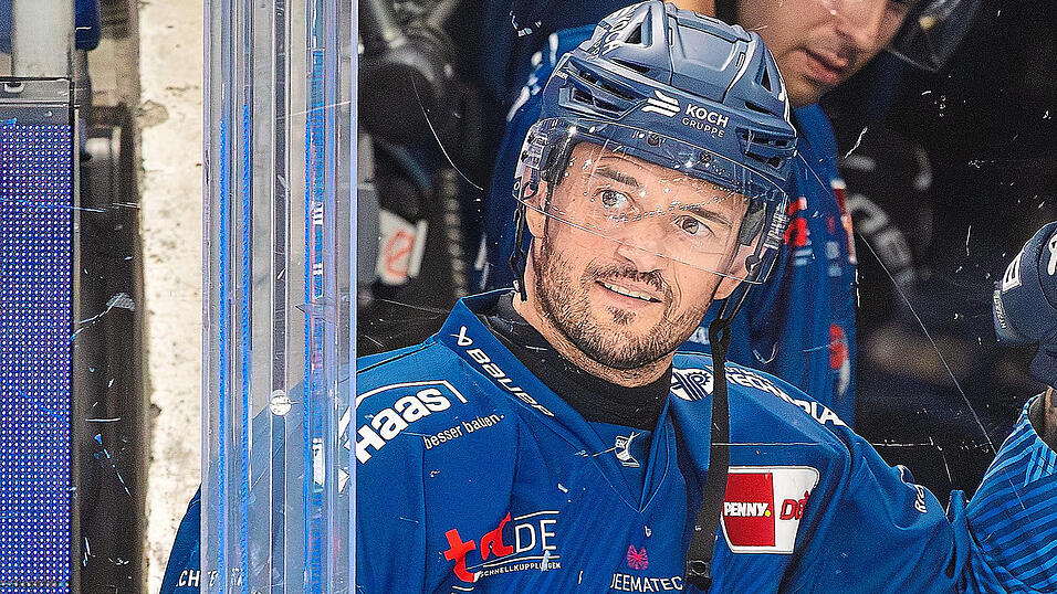 Man sieht Stephan Daschner in dieser Saison wieder öfter mit einem Lächeln im Gesicht. Das hat wohl damit zu tun, dass der Verteidiger auch mit 37 Jahren unter Head Coach Craig Woodcroft bei den Tigers zum Stammpersonal zählt. Man sieht Stephan Daschner in dieser Saison wieder öfter mit einem Lächeln im Gesicht. Das hat wohl damit zu tun, dass der Verteidiger auch mit 37 Jahren unter Head Coach Craig Woodcroft bei den Tigers zum Stammpersonal zählt.