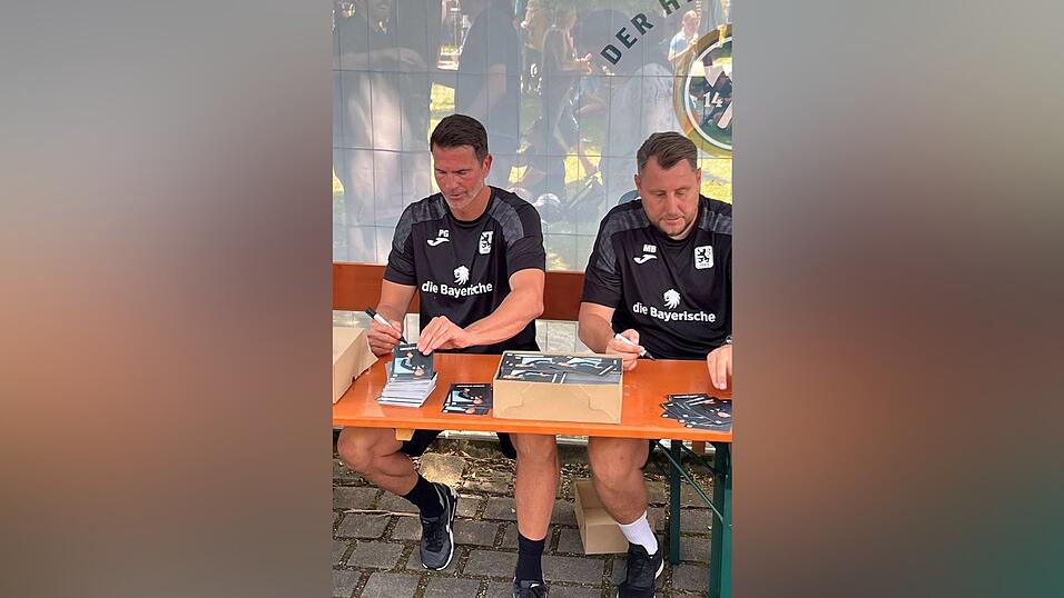 Trainer Patrick Glöckner (l) hofft auf eine erfolgreiche Saison.