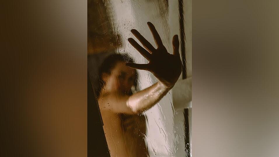 &bdquo;Wie soll ich jemals in diese Dusche zur&uuml;ck, ohne die Angst, dass es erneut passiert?&ldquo;, fragt sich unsere Autorin, nachdem drei Jugendliche in ihre Umkleide eingedrungen sind.