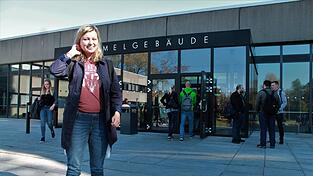 Geschafft! Den ersten offiziellen Unitag hat Isabella Plenk erfolgreich hinter sich gebracht. Geschafft! Den ersten offiziellen Unitag hat Isabella Plenk erfolgreich hinter sich gebracht.