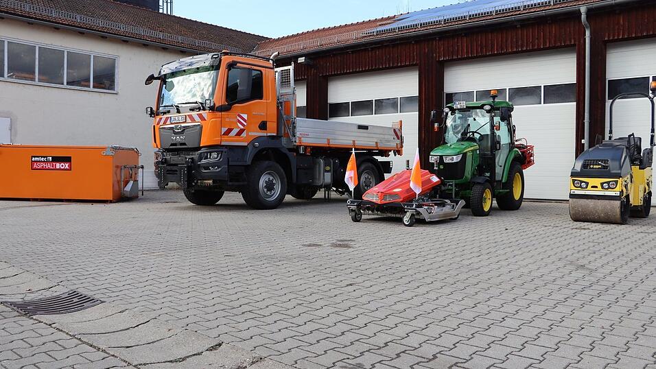 Die seit 2002 neu angeschafften Fahrzeuge und Geräte Die seit 2002 neu angeschafften Fahrzeuge und Geräte