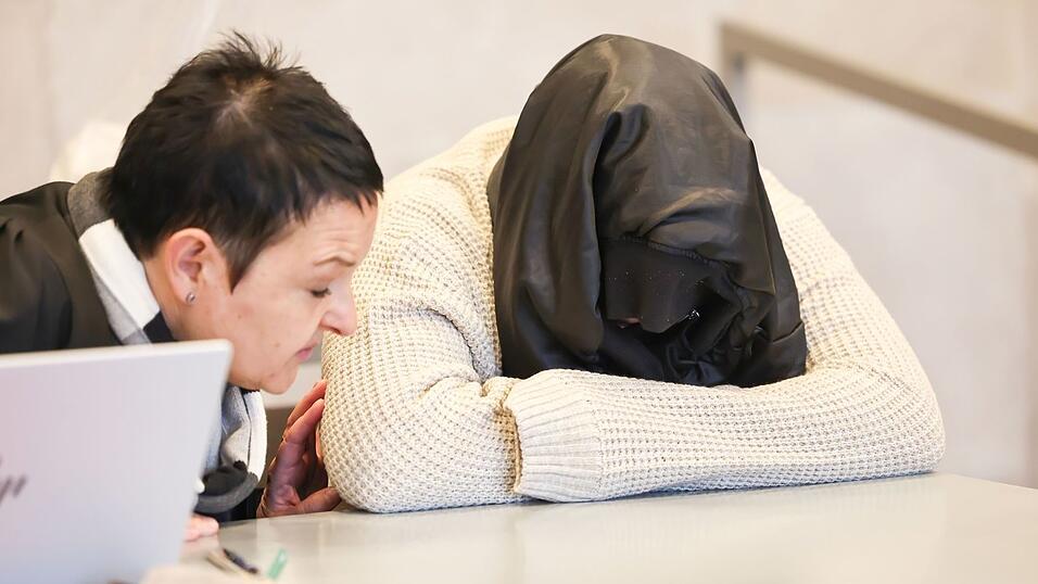 An die Tat selbst kann sich die Angeklagte eigenen Angaben nach nicht erinnern.