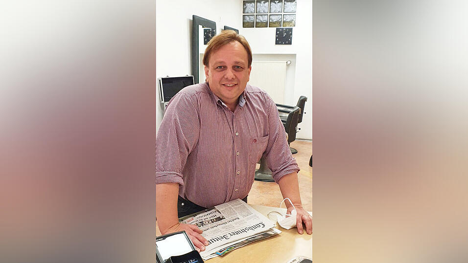 Zu Christian Koppauer kommen auch Kunden, die statt Coronatest ihr Impfbuch dabei haben. Zu Christian Koppauer kommen auch Kunden, die statt Coronatest ihr Impfbuch dabei haben.
