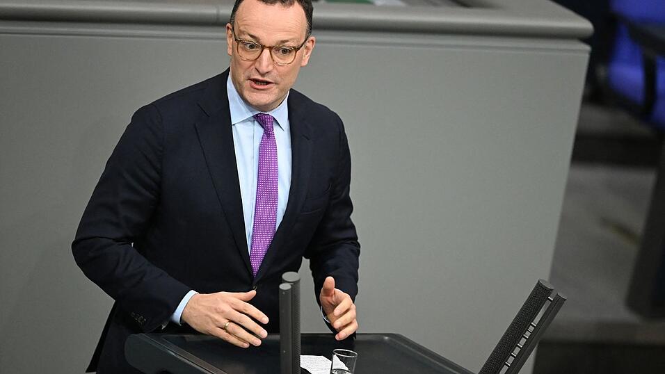 Auch nach seinem R&uuml;cktritt von der Spitze der Fraktion bleibt Spahn Abgeordneter im Bundestag - auch als neues Mitglied im Haushaltsausschuss.