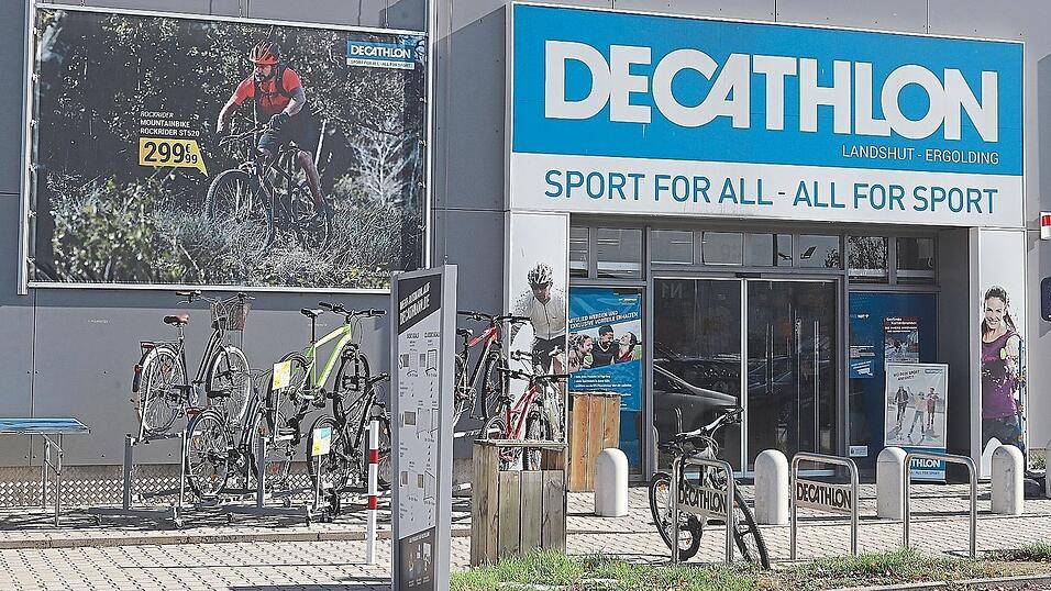 Der Sportfachmarkt Decathlon wird in den 'Modepark Röther' einziehen. Der Bausenat hat dies einstimmig beschlossen.
