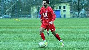 Traf doppelt für den ASV Cham: Ilhami-Ediz Medineli. Traf doppelt für den ASV Cham: Ilhami-Ediz Medineli.