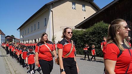 Arrachs mitgliederst&auml;rkste Verein, der ASV, gab ein beeindruckendes Bild ab.