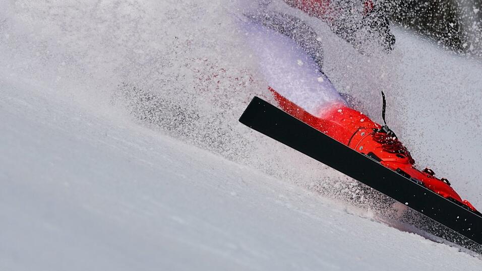 Das Abfahrtsrennen in Garmisch-Partenkirchen wurde abgesagt. Das Abfahrtsrennen in Garmisch-Partenkirchen wurde abgesagt.