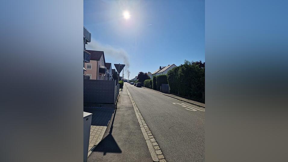 Der Containerbrand war schon von weitem zu sehen.