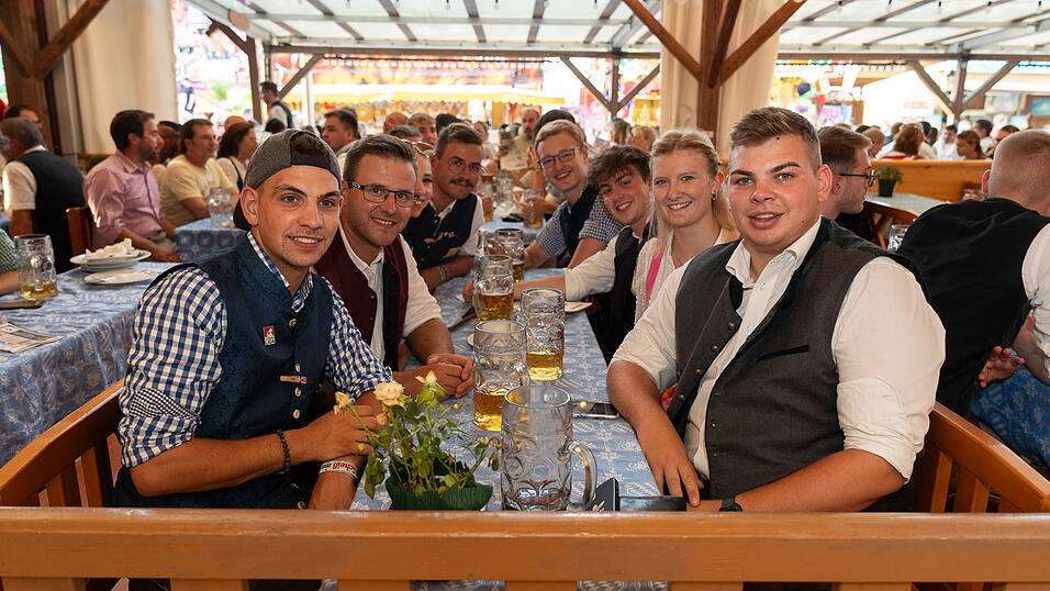 Die Partybilder vom Sonntag, 20. August 2023, aus dem Festzelt Nothaft. Die Partybilder vom Sonntag, 20. August 2023, aus dem Festzelt Nothaft.