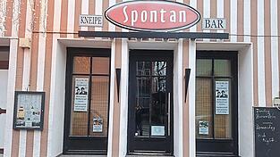 Die Kneipe &bdquo;Spontan&ldquo; f&uuml;hrt Raoul Henghuber seit 27 Jahren. Doch seit anderthalb Jahren liegt er im Clinch mit der Stadt.