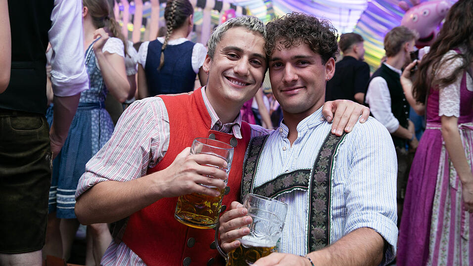 Die Partybilder vom Dienstag, 12. August, aus dem Festzelt Wenisch. Die Partybilder vom Dienstag, 12. August, aus dem Festzelt Wenisch.