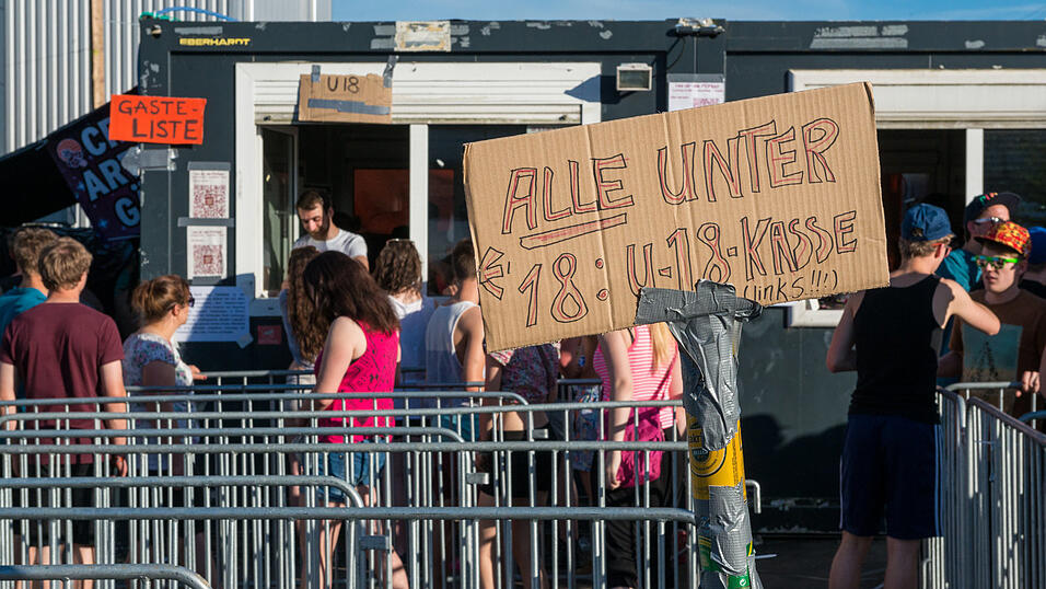 Bilder vom Freitagabend vom POA. Foto: Ulli Scharrer Bilder vom Freitagabend vom POA. Foto: Ulli Scharrer