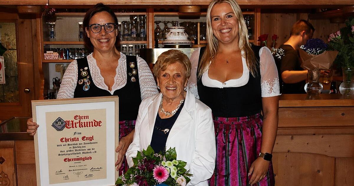 Schützen Blaibach würdigen Verdienste:Christa Engl ist Ehrenmitglied