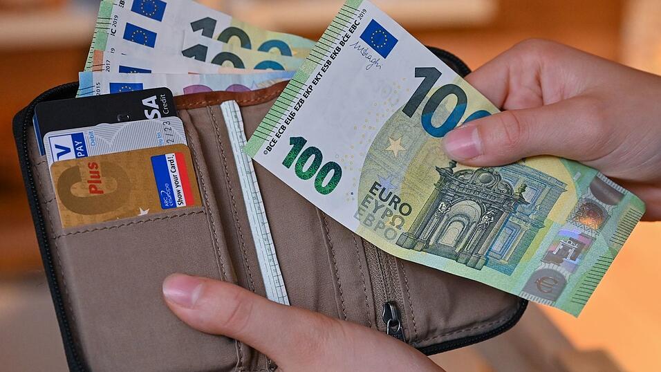 Die Einkommen in Ostdeutschland sind statistisch deutlich niedriger als im Westen. (Symbolbild) Die Einkommen in Ostdeutschland sind statistisch deutlich niedriger als im Westen. (Symbolbild)