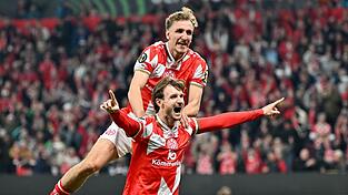 Stefan Posch (unten) sorgte f&uuml;r das umjubelte 1:0 f&uuml;r Mainz.