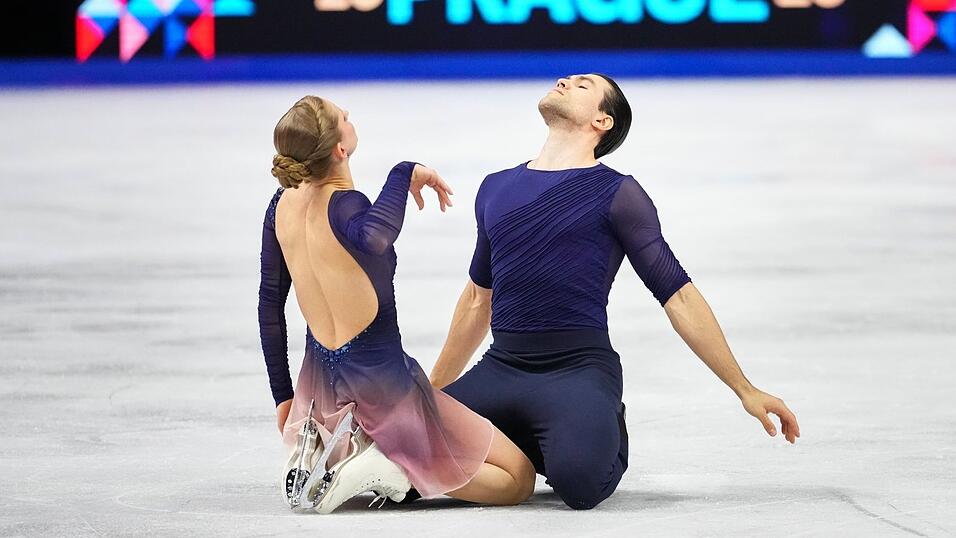 Minerva Hase (l) und Nikita Volodin zeigten Nervenstärke in der Kür. Minerva Hase (l) und Nikita Volodin zeigten Nervenstärke in der Kür.
