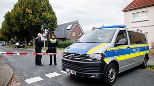 Ein Mann soll seine Familie und sich selbst getötet haben.