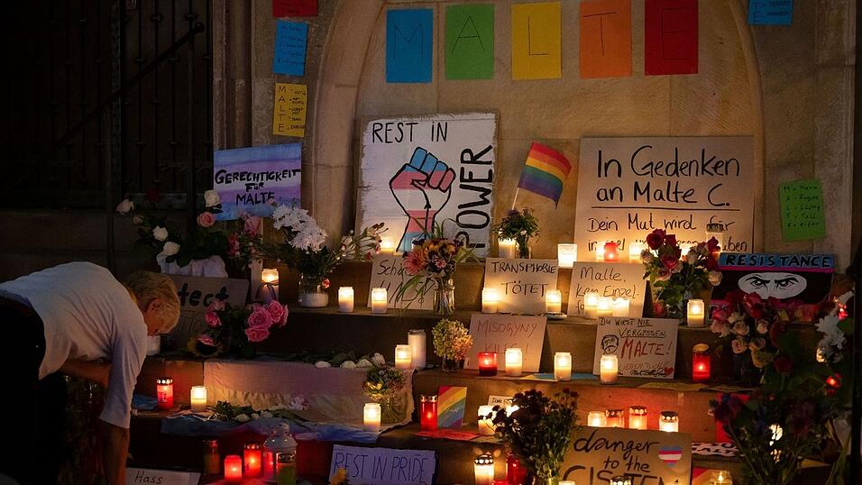 Die Gedenkstätte für Malte C in Münster am 03.09.2022. Der 25-Jährige wurde am Christopher Street Day brutal niedergeschlagen und erlag später seinen Verletzungen.