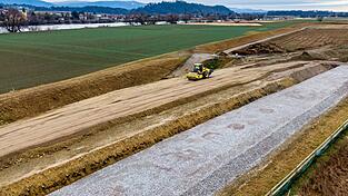Ein Flutpolder im Bereich Wörth (hier ein Symbolfoto aus Niederbayern) würde nach Überzeugung der Stadt und nach Überzeugung der Interessengemeinschaft verheerende Folgen hervorbringen
