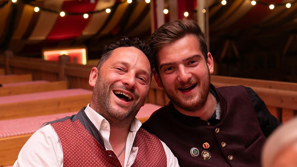 Die Partybilder vom Montag, 18. August, aus dem Festzelt Krönner. Die Partybilder vom Montag, 18. August, aus dem Festzelt Krönner.
