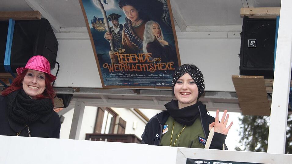 Viele Faschings-Fans haben sich am Samstag den Umzug in Langenbach angesehen. Viele Faschings-Fans haben sich am Samstag den Umzug in Langenbach angesehen.